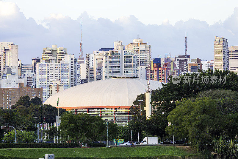 从巴西伊比拉普埃拉公园(Ibirapuera Park)可以看到圣保罗令人惊叹的美景